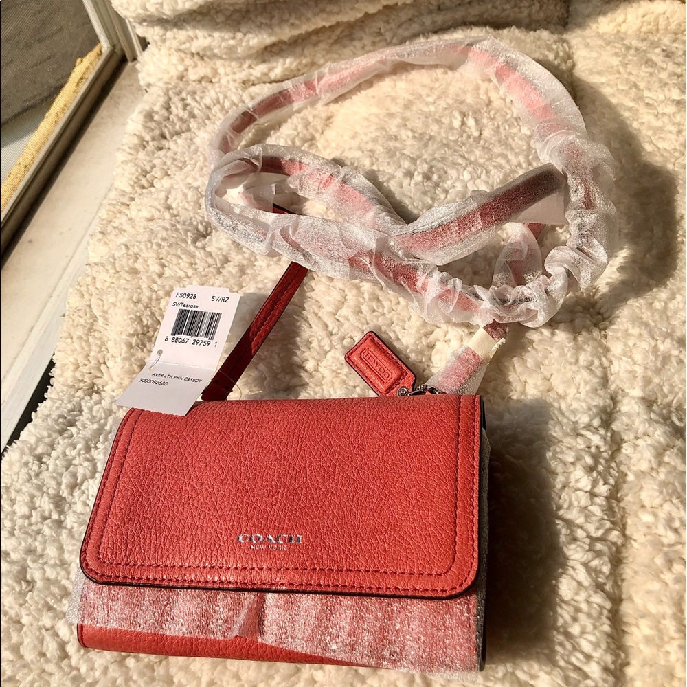 NWT Coach Avery Crossbody Wallet (orig. $168)
